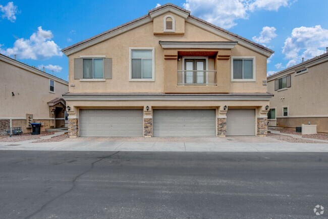 Building Photo - 2 BR Aliante Townhome with Attached Garage...