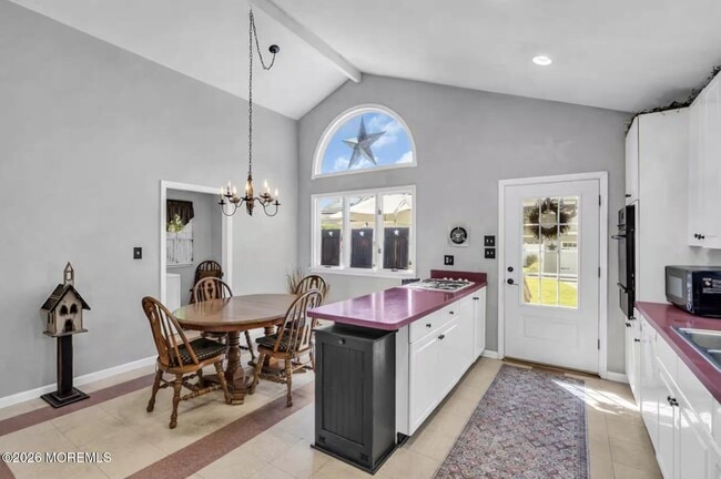 Photo - 207 9th Ave