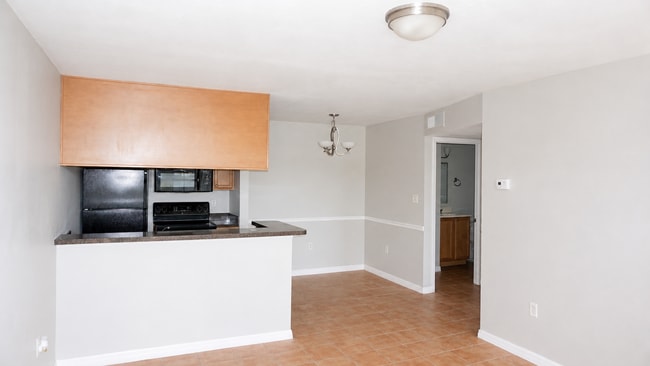 Photo - 220 Lake Parsons Green