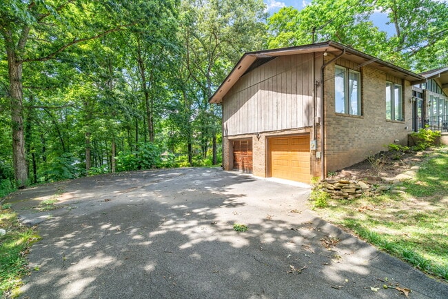 Photo - 1117 Venice Rd NW