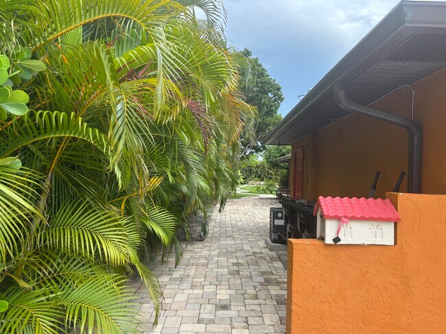 Photo - 1257 SE Airoso Blvd Unit B