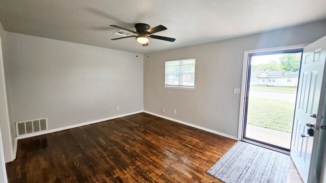 Photo - Beautifully Renovated 4 Bed