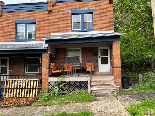 Building Photo - Charming 2-Bedroom Townhome with Central A...