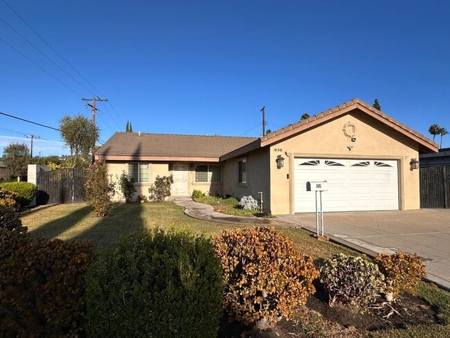 Photo - 958 Vanderwell Ave