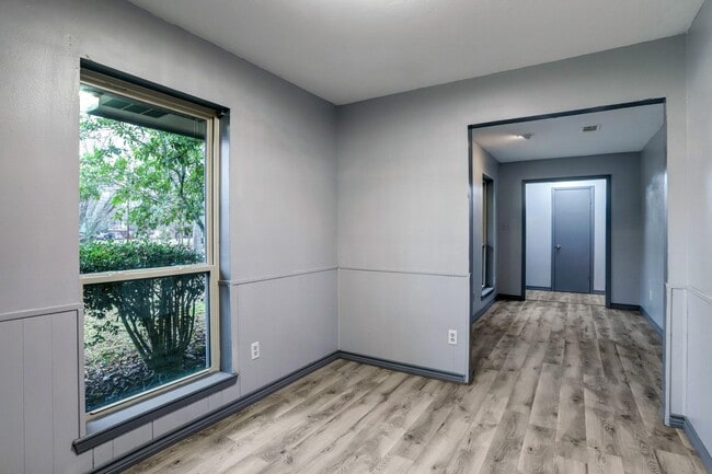 Photo - 10407 Fairview Dr