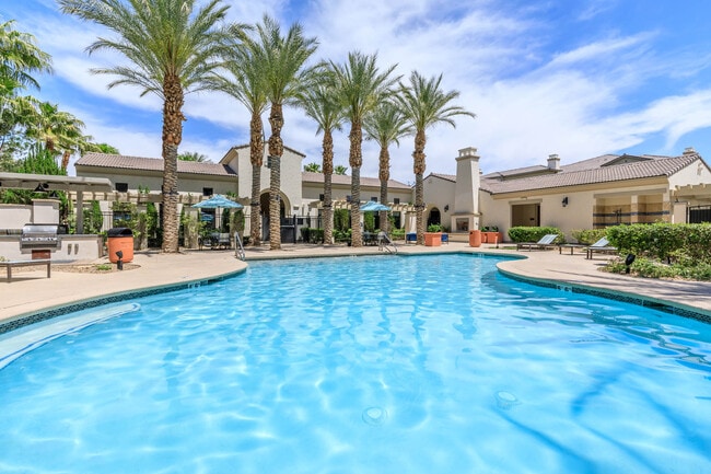 Building Photo - Loreto & Palacio Apartments