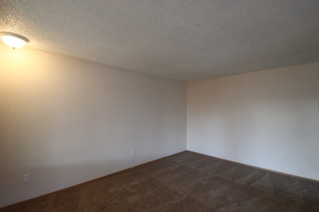 Photo - 3107 NE Whitman Ave