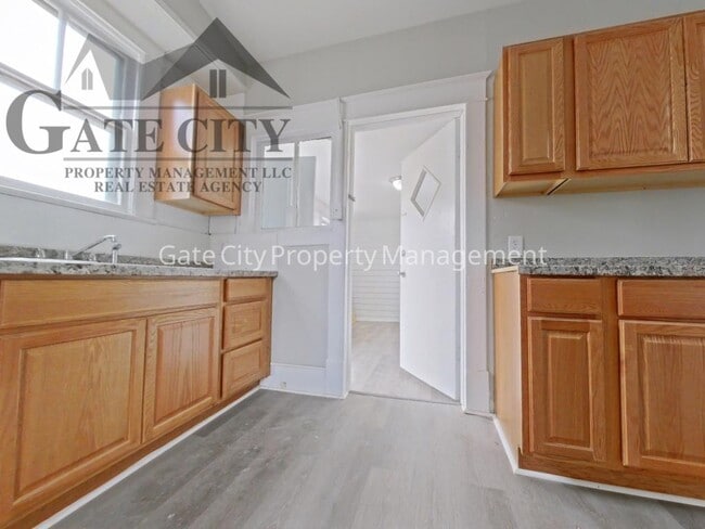 Photo - 1006 Holton Pl