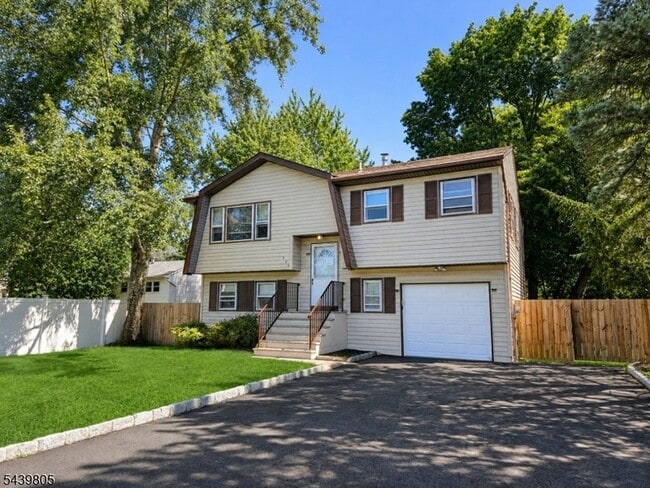 Building Photo - 920 Everts Ave