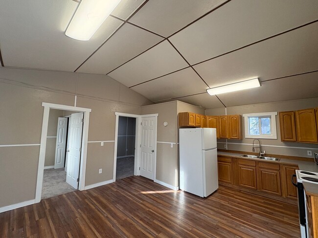 Photo - 2335 Maria St Unit #B