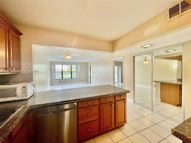 Photo - 2322 S Cypress Bend Dr Condo Unit 23222207