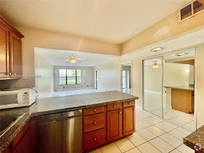 Building Photo - 2322 S Cypress Bend Dr Unit 23222207 Rental