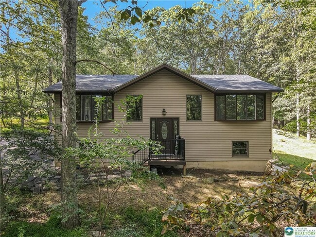 Building Photo - 115 White Oak Ct