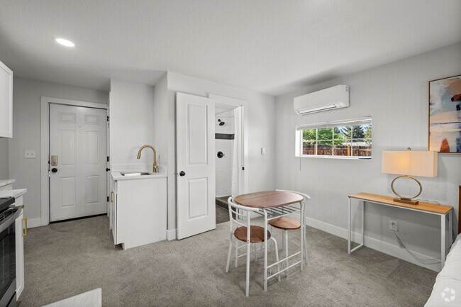 Building Photo - 760 Stuart St Unit Back Home