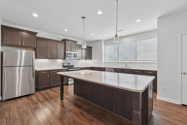 Building Photo - Avalon Townhomes Brier Creek