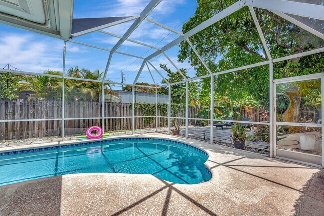 Photo - 1246 Johnson St