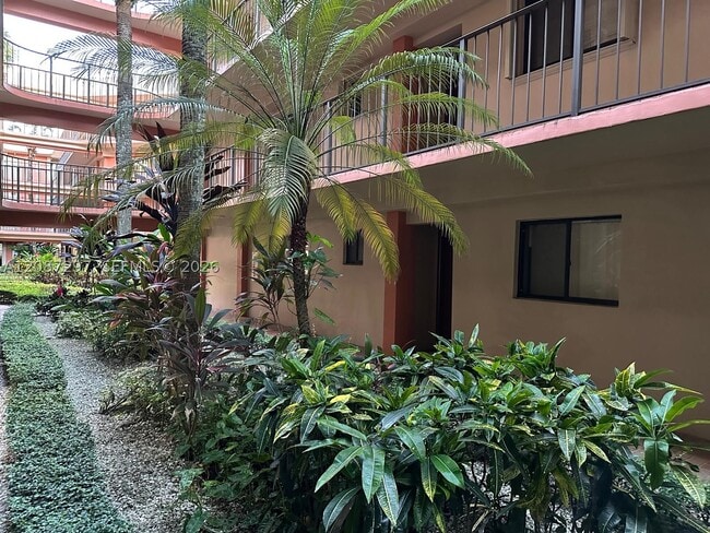 Building Photo - 8730 SW 133rd Ave Unit 116