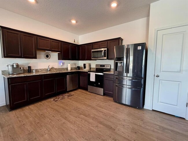 Photo - 653 Madison Dr