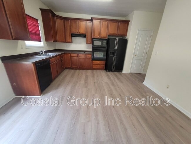 Photo - 620 Annaka Loop