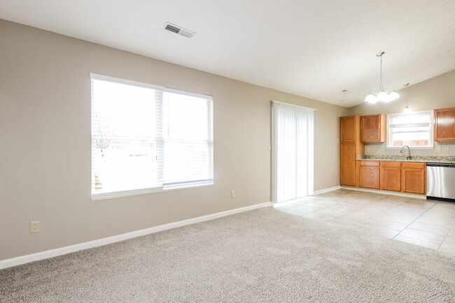 Photo - 748 Hollowood Ln