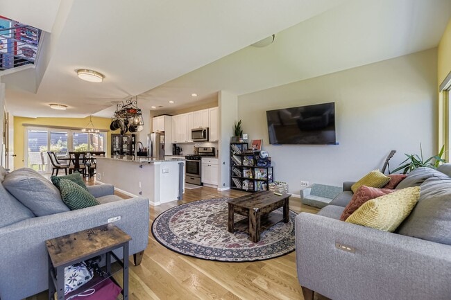 Living room from front entrance - 1197 S Mariposa St