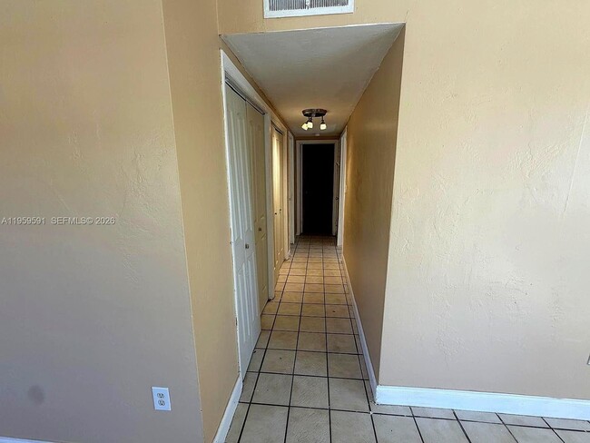 Photo - 14407 NE 5th Ave