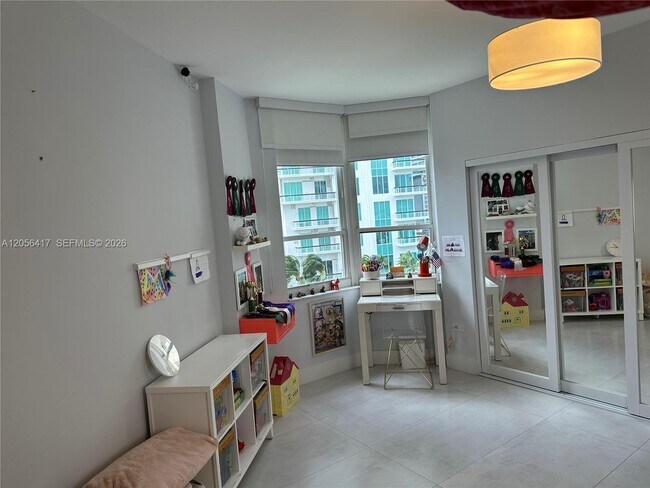 Photo - 888 Brickell Key Dr Unidad 700