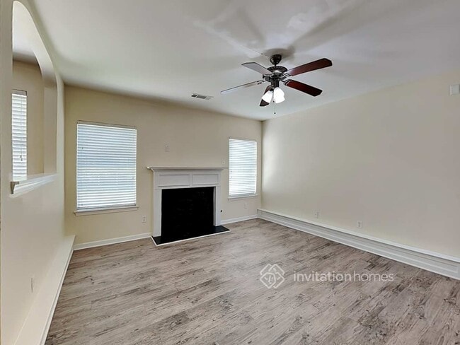 Photo - 140 Ontario Dr