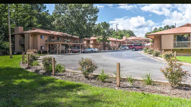 Photo - 1100 Woodlawn Ave Townhome