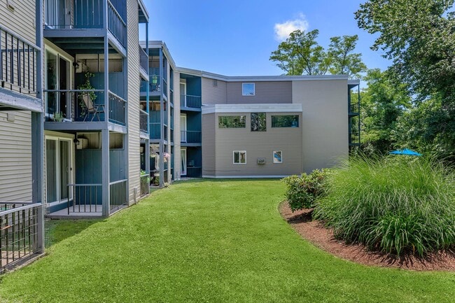 WELL MAINTAINED WITH ON-SITE MAINTENANCE - Autumn Ridge