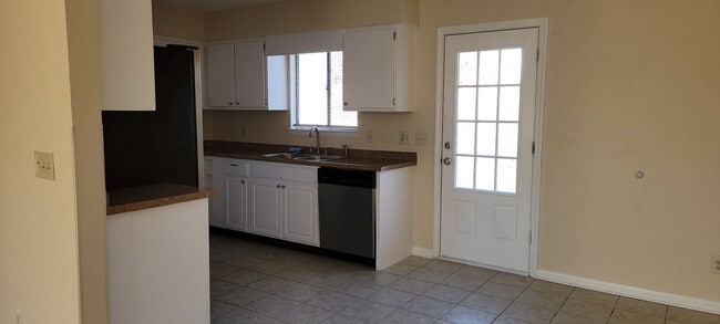 Photo - Charming 3Bed/2Ba Home, Conveniently Located in Lynn Haven! *1/2 OFF Security Deposit for Active-...