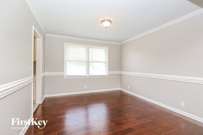 Photo - 345 Highfield Dr