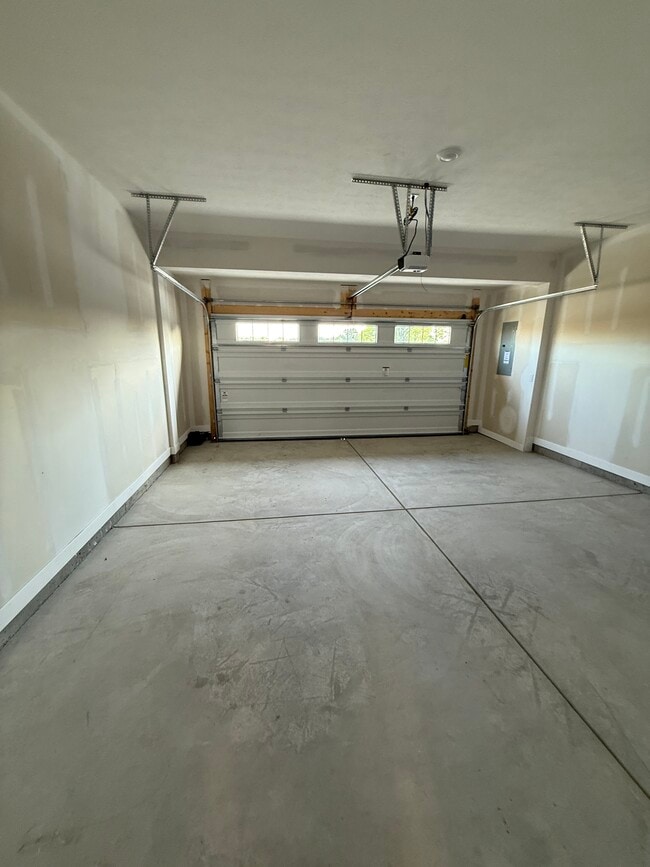 Photo - 15138 Farrington Rd