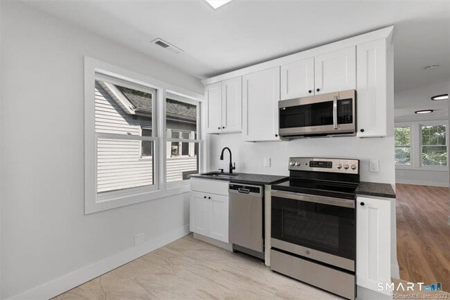 Building Photo - 19 Willard St Unit FL 3