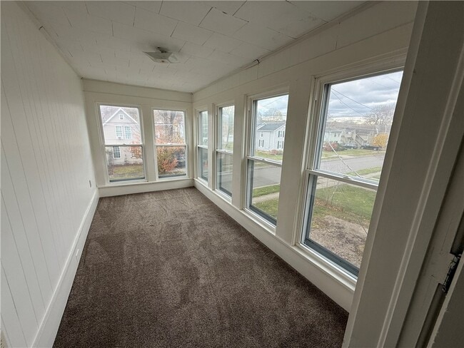 Photo - 154 Thacher St