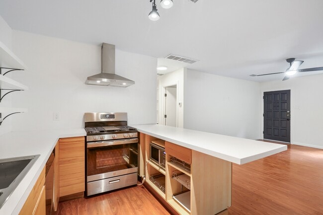Photo - 210 Nelray Blvd