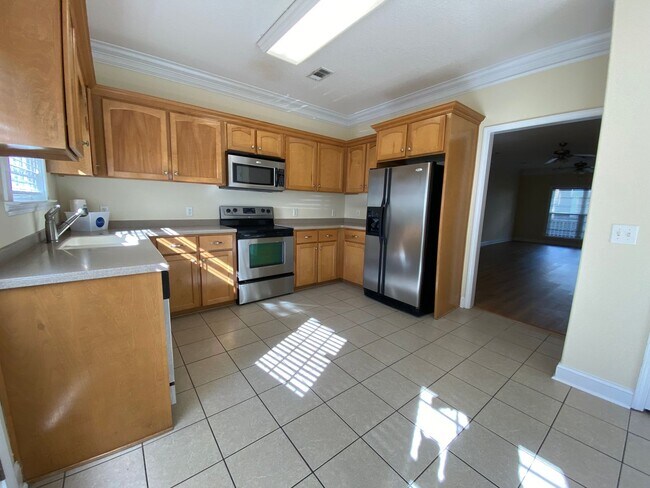 Photo - 502 Bradwell St