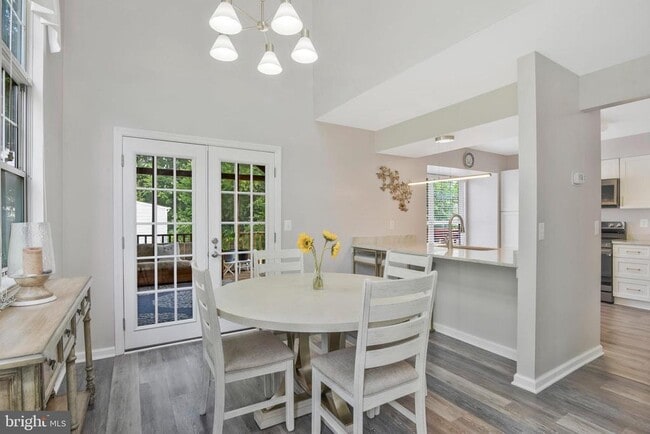 Photo - 1 Bentmoor Ct