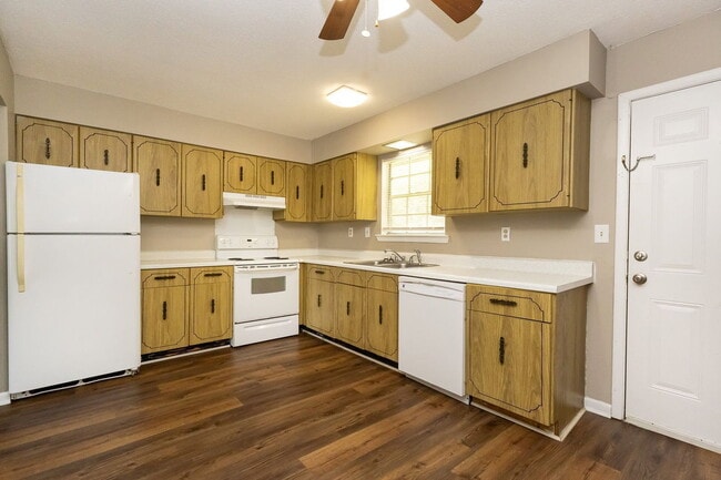 Photo - 3640 Missionaire Ave