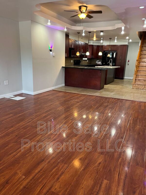Photo - 17 S Church Ln