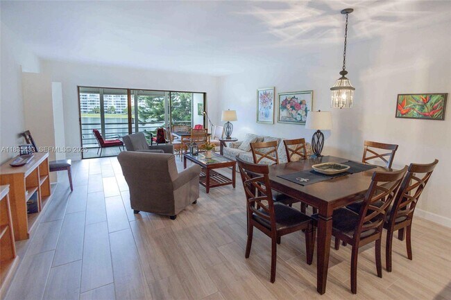 Photo - 2751 N Palm Aire Dr Unit 310