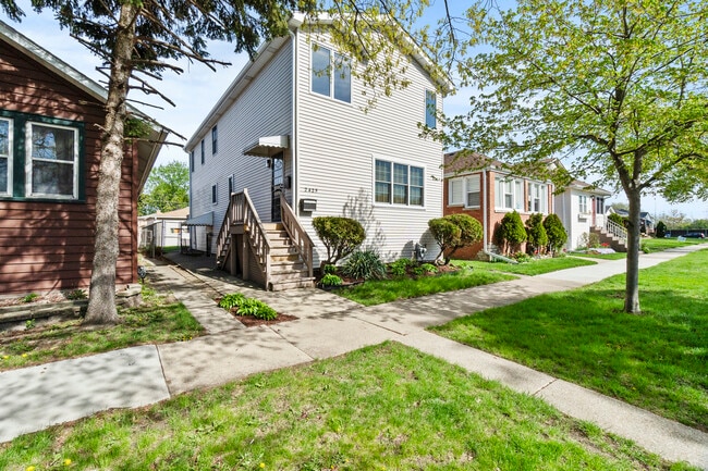 Photo - 2425 Hessing St Casa