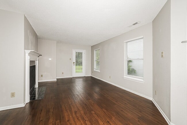 Photo - 3015 Redland Ln