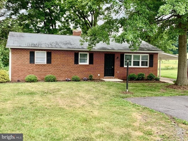 Building Photo - 691 Alleghenyville Rd