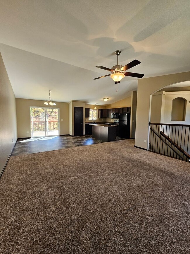 Photo - 4 BEDROOM | 3 BATH | TOWNHOME | GARAGE | WEST SIDE