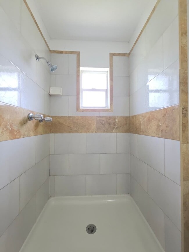 5546 Sixth Ave