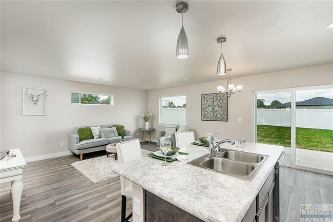 Photo - 1629 Kanga Wy