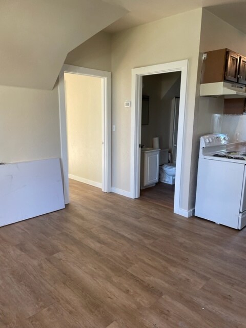 Photo - 136 Cross St