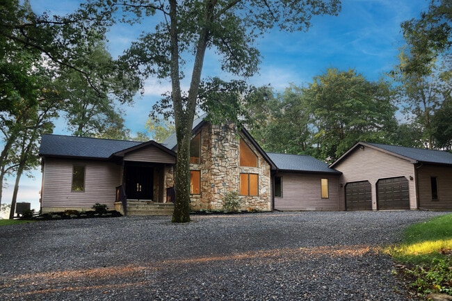 Building Photo - 314 Bear Hollow Rd Rental