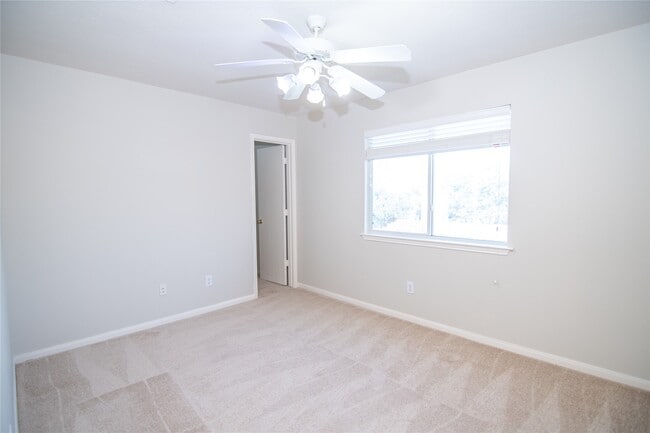 Building Photo - 25914 Chapman Falls Dr